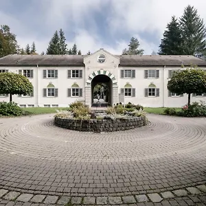 Gasthuis Gastehaus Schloss Abtsee, Laufen